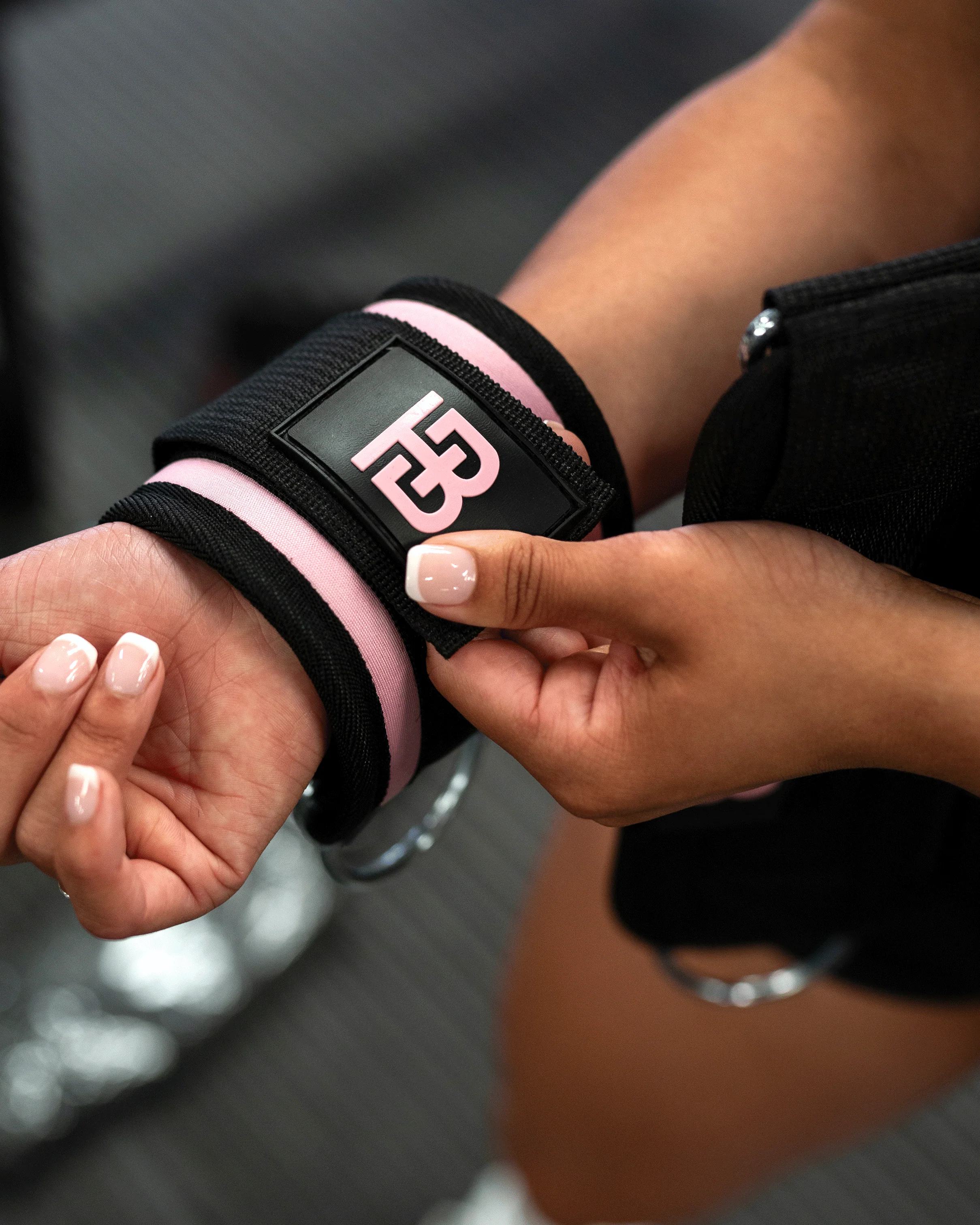 Neoprene Lifting Cuffs Pink - Image 4
